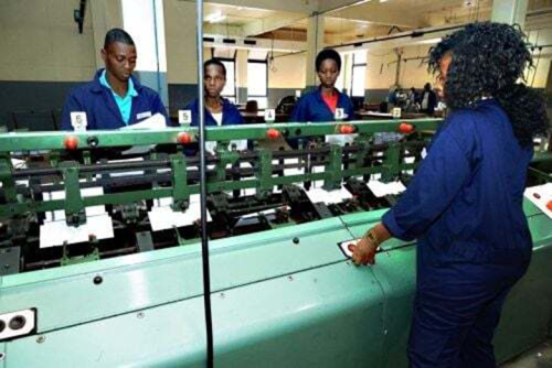 na-cote-d-ivoire-a-orange-bank-africa-entra-na-formacao-profissional