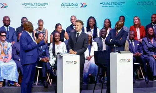 Em Nairobi, o presidente franc&ecirc;s Emmanuel Macron anunciou 23 mil milh&otilde;es de euros de investimentos para a &Aacute;frica.