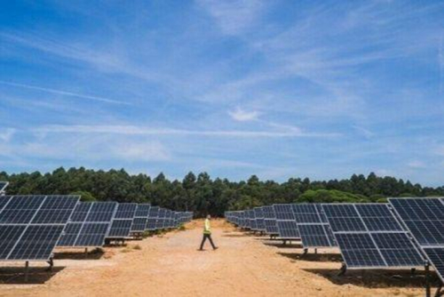 Z&acirc;mbia prepara implanta&ccedil;&atilde;o de 156 centrais solares de 2 MW.
