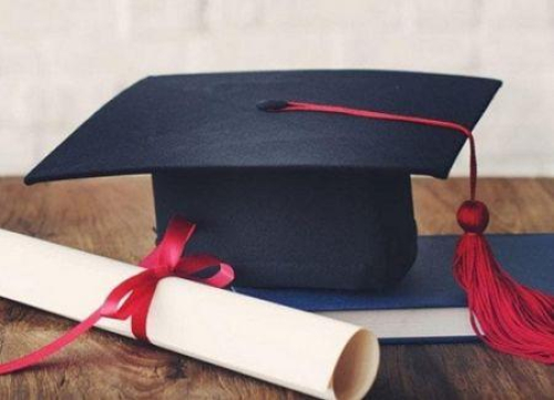 Estudos longos, poucas oportunidades: o paradoxo dos doutorados em &Aacute;frica