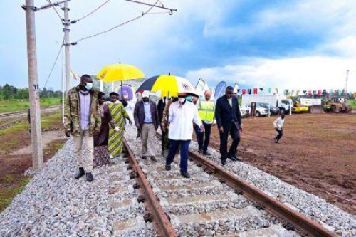 Uganda manda Citibank angariar fundos para projeto ferrovi&aacute;rio de 3,19 mil milh&otilde;es de d&oacute;lares