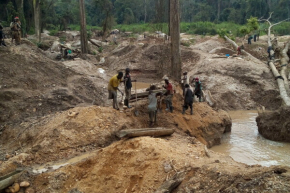 Nig&eacute;ria: os fluxos financeiros il&iacute;citos, calcanhar de Aquiles de um setor mineiro avaliado em 700 mil milh&otilde;es de d&oacute;lares.