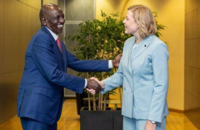 Ruto na B&eacute;lgica: UE disponibiliza 160 milh&otilde;es de d&oacute;lares para acelerar a transforma&ccedil;&atilde;o digital do Qu&eacute;nia.