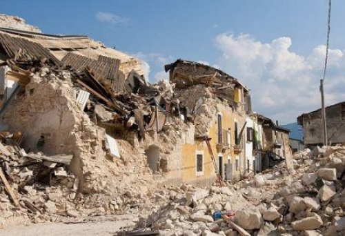 O BEI disponibiliza 576 milh&otilde;es de d&oacute;lares para reconstruir as infraestruturas afetadas pelo sismo de 2023 em Marrocos
