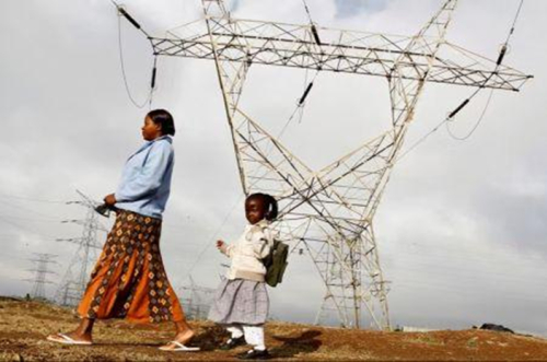 20% da popula&ccedil;&atilde;o mundial, 3% dos investimentos energ&eacute;ticos: o grande fosso africano (AIE)