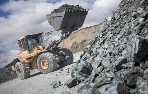 minerais-criticos-o-antigo-pais-mais-industrializado-de-africa-tambem-quer-impor-a-transformacao-local