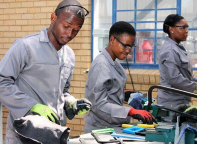 formacao-tecnica-e-profissional-587-671-estudantes-inscritos-em-2025-na-africa-do-sul