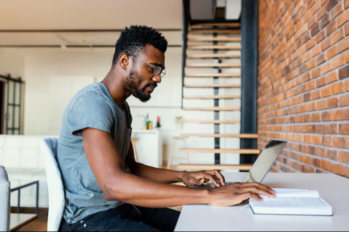Freelance em &Aacute;frica: liberdade, precariedade e nova classe de trabalhadores conectados