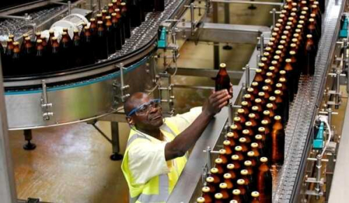 Qu&eacute;nia: lucro l&iacute;quido da EABL em alta no primeiro semestre de 2025/2026