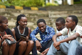 Desemprego juvenil na &Aacute;frica: taxa mais baixa do que na Europa, mas alta precariedade