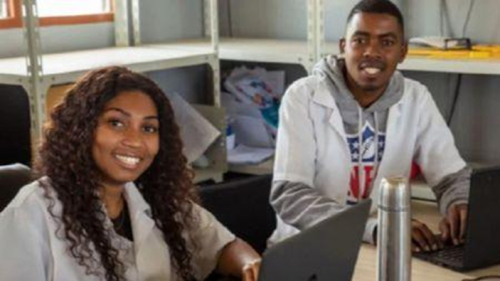 Mo&ccedil;ambique: em 2025, 65% dos jovens procuravam emprego sem conseguir encontrar