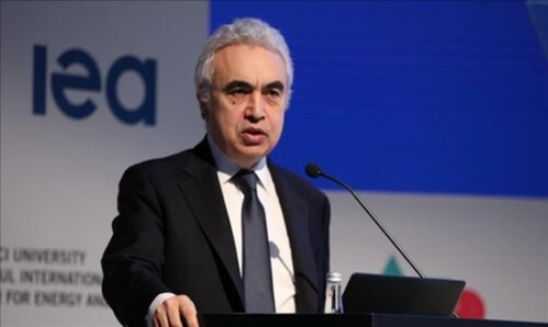Estreito de Ormuz fechado: a AIE alerta para o esgotamento das reservas petrol&iacute;feras mundiais.