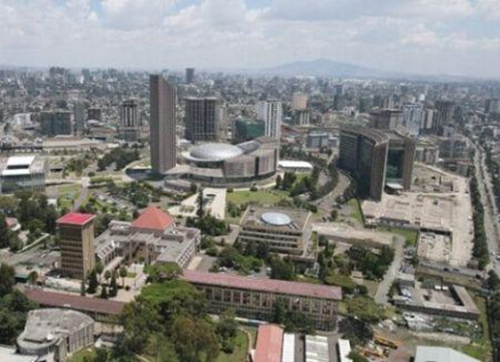 Treze pa&iacute;ses africanos dever&atilde;o registar um crescimento superior a 6% em 2026 (The Economist Intelligence Unit).